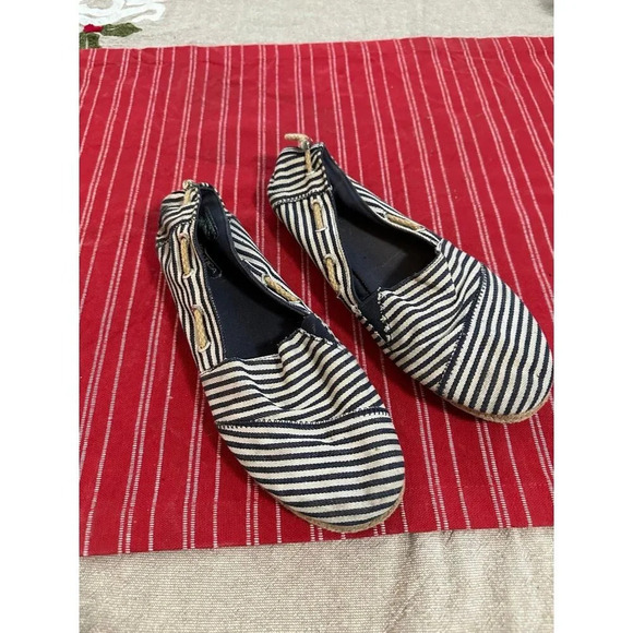 Nautica Women’s size 10 flats - Picture 1 of 6
